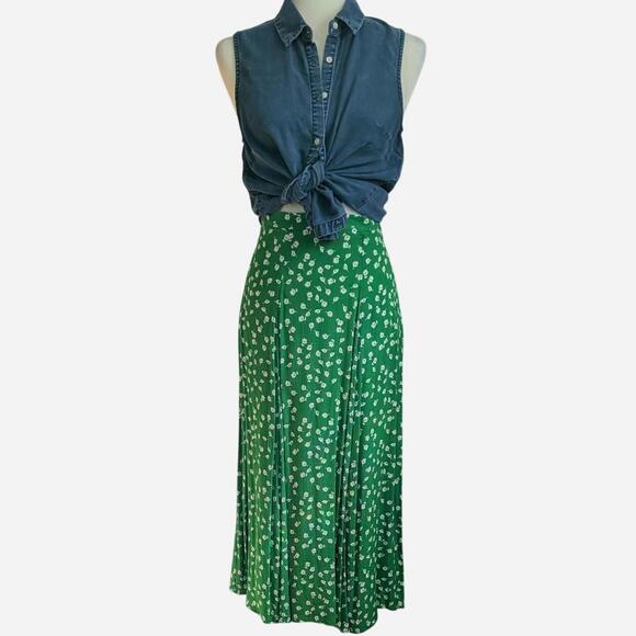 H&M Dresses & Skirts - H&M Women's Green Skirt